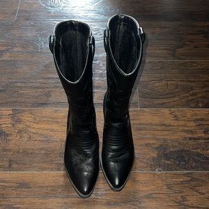 Black cowgirl boots